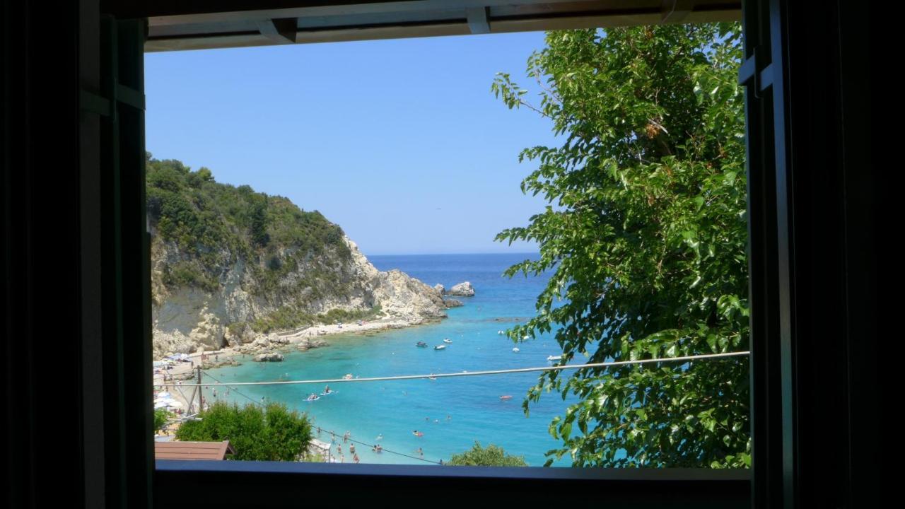 Caltabania Suites Áyios Nikítas Exteriör bild