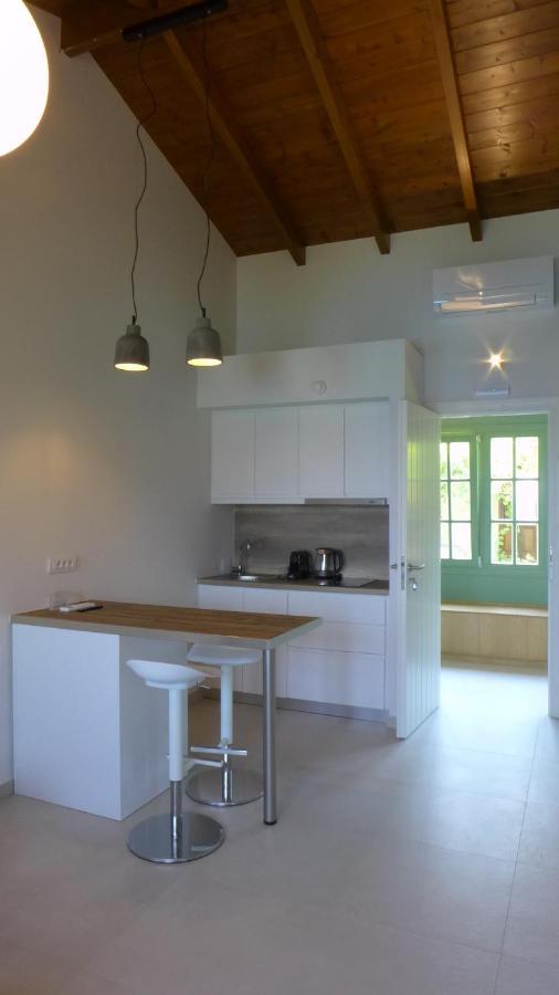 Caltabania Suites Áyios Nikítas Exteriör bild