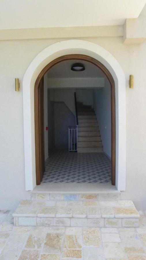 Caltabania Suites Áyios Nikítas Exteriör bild