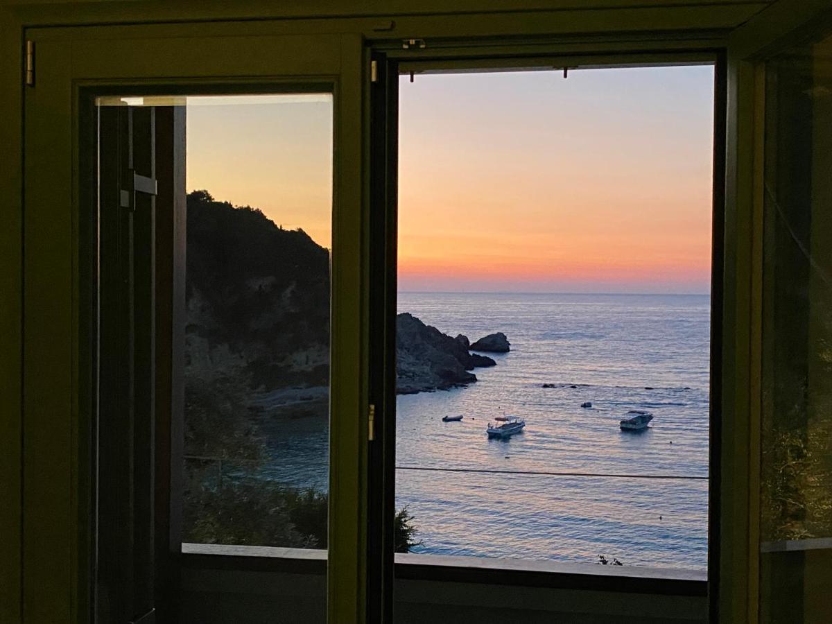 Caltabania Suites Áyios Nikítas Exteriör bild