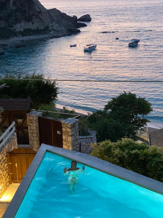 Caltabania Suites Áyios Nikítas Exteriör bild